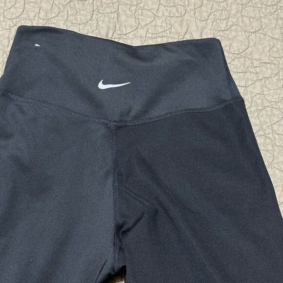 Nike black leggings size XS A617 - Picture 3 of 6